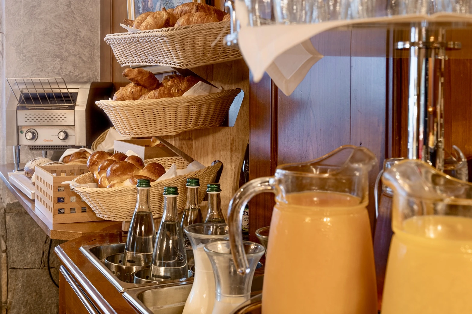 Breakfast at Hotel Albana Real