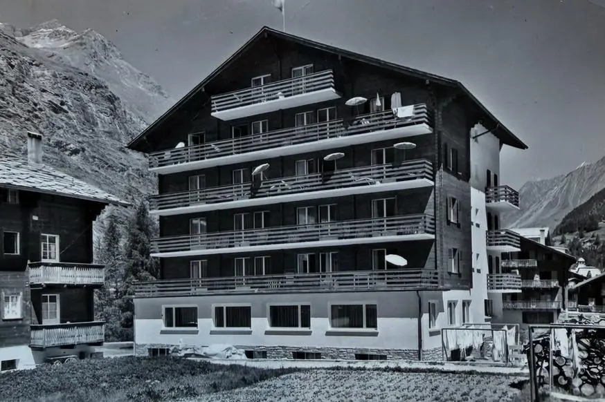 Historic Hotel Albana exterior in 1962